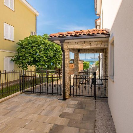Apartment Tulipan Klimno Exterior photo